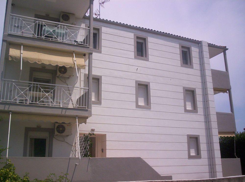 Milos Apartments Афитос Екстериор снимка
